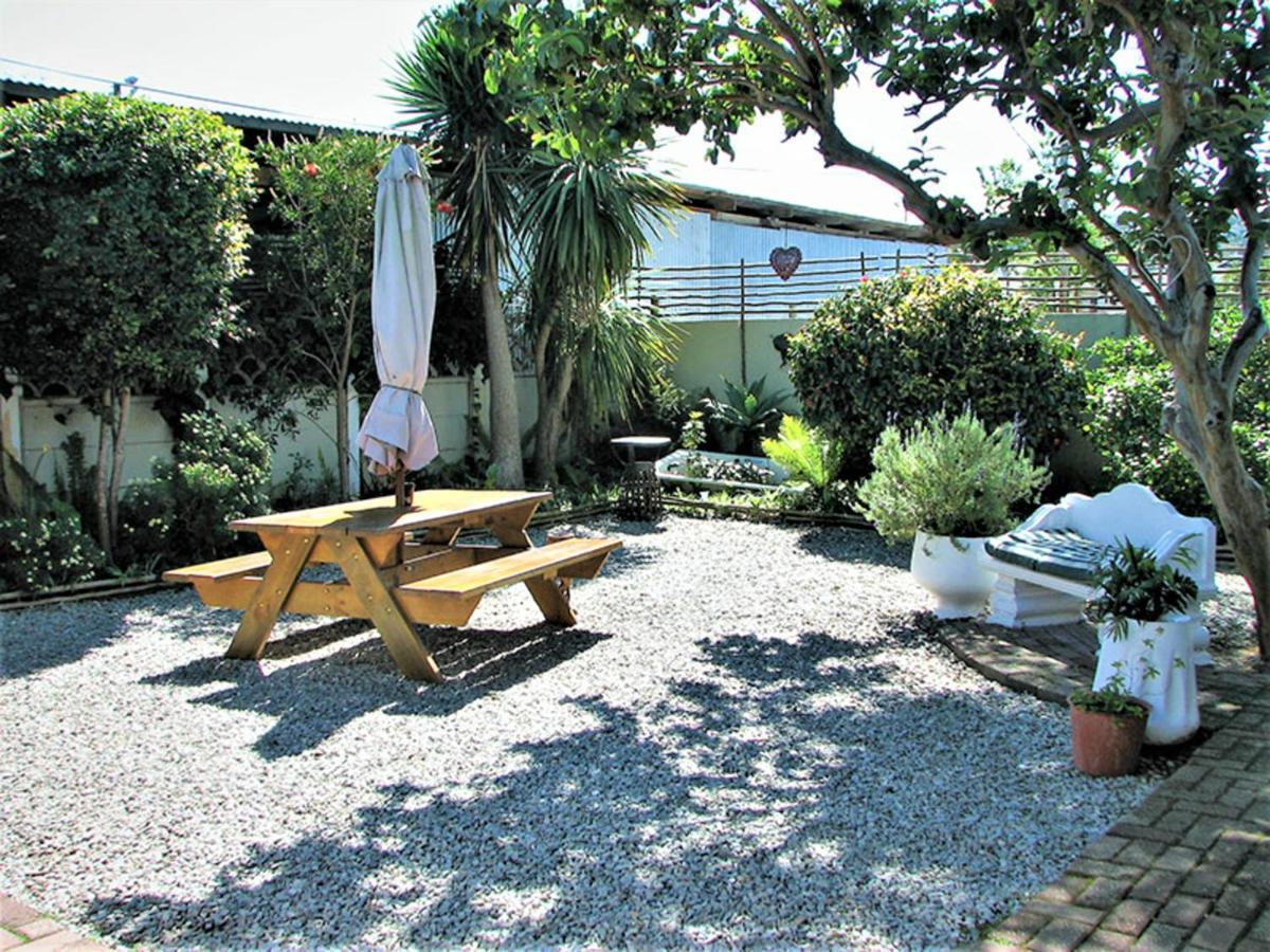 Keedols Inn & Backpackers Knysna Exteriör bild