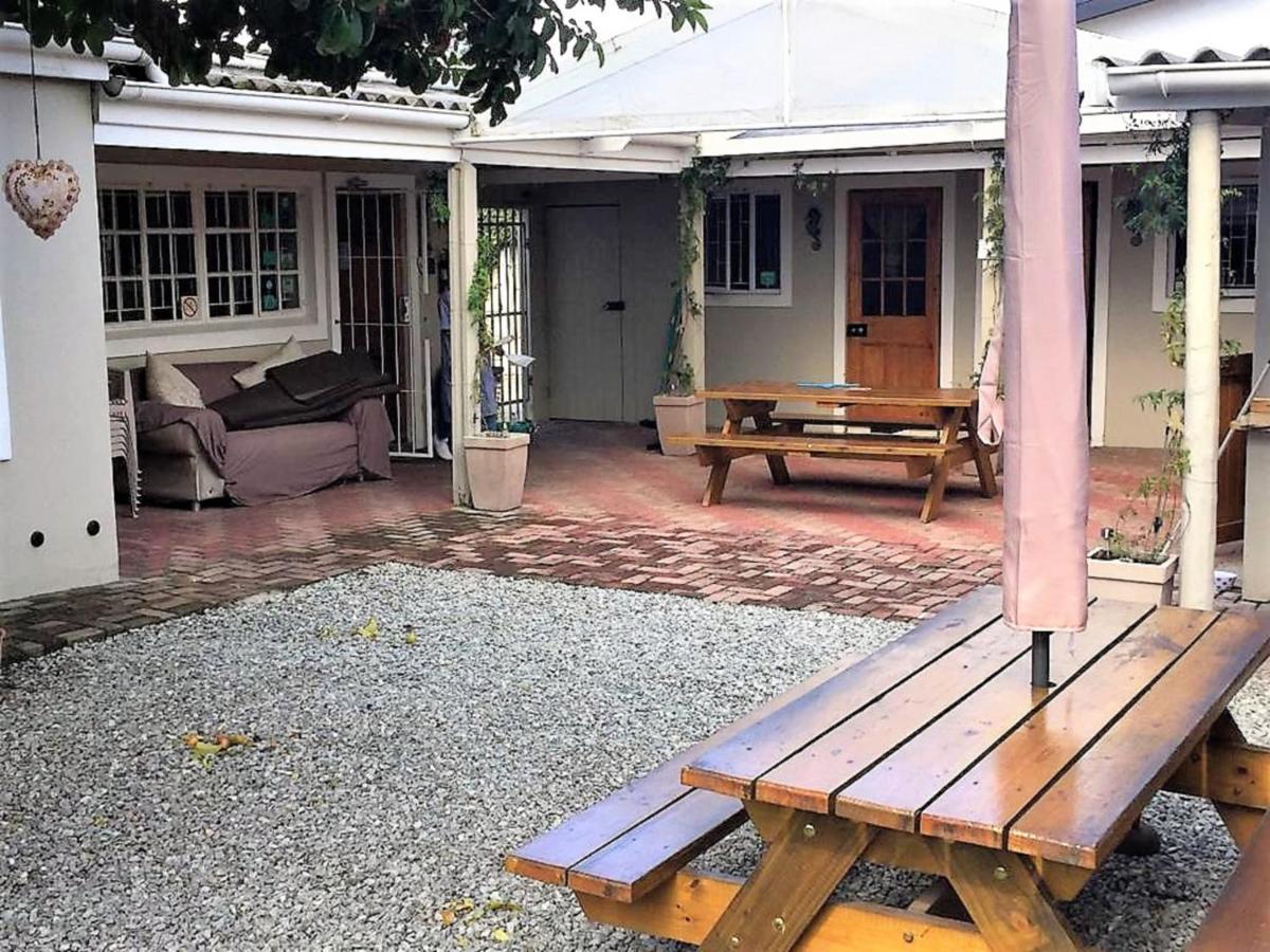 Keedols Inn & Backpackers Knysna Exteriör bild